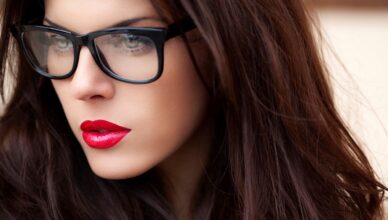 Best Makeup Tips for Girls who wear Glasses