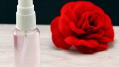 How to Make Alcohol Free Natural Perfume at Home