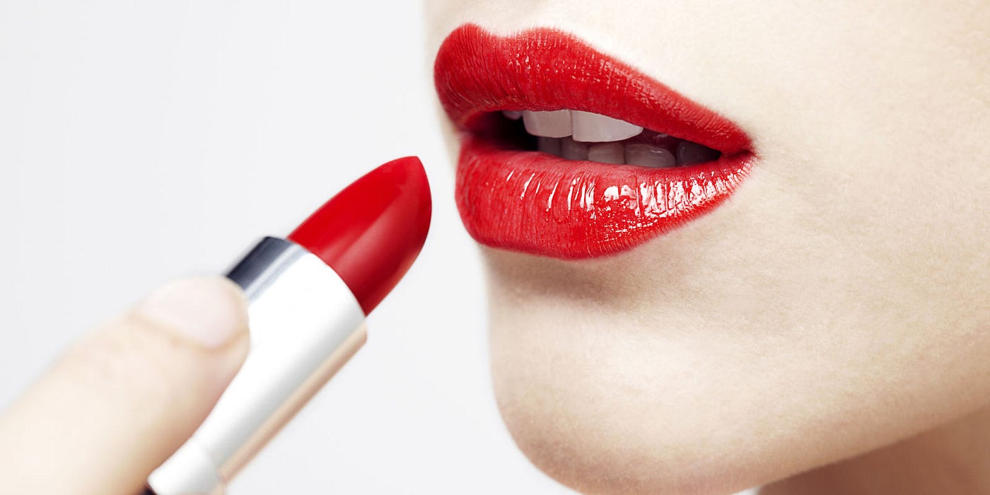 7 Reasons Why Every Girl Should Wear Red Lipstick