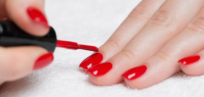 The Right Ways to Apply Nail Polish Properly