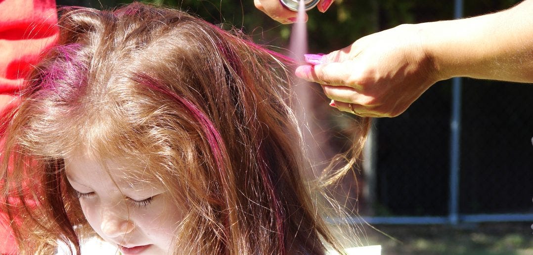 5 ways of using hair sprays