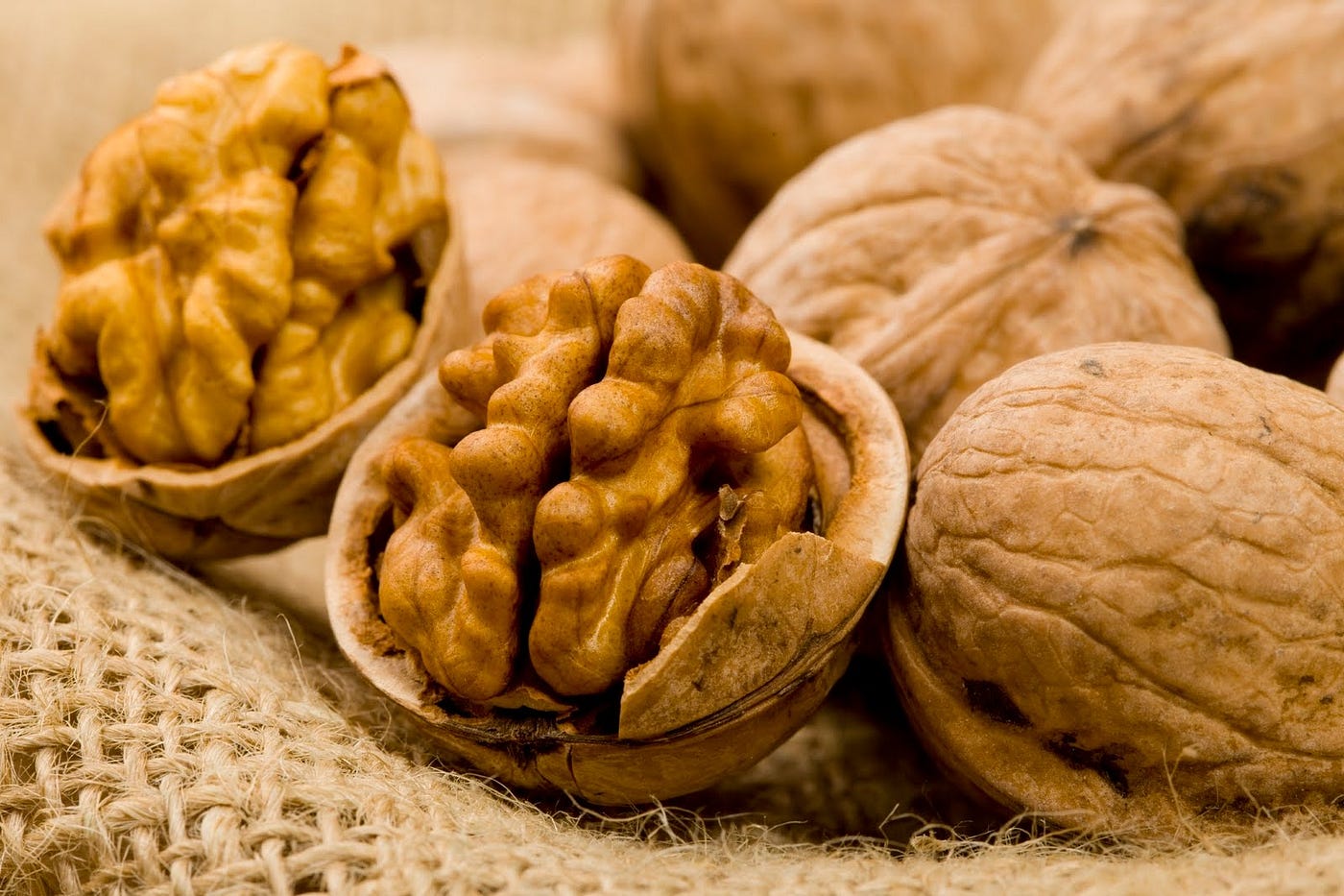 Healthy Foods to Reduce Stress - Walnuts